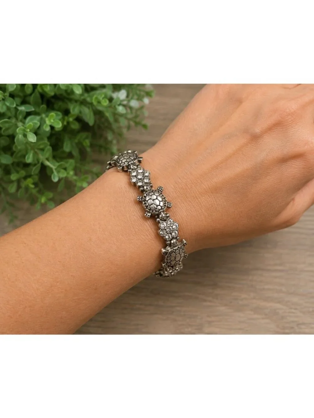Vintage Silver Tone Sea Turtle Rhinestone Link Bracelet Coastal Ocean Jewelry